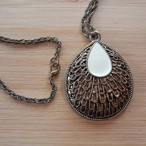 Vintage Goldtone Textured Pendant Necklace with Celestial Motifs - Picture 4 of 7